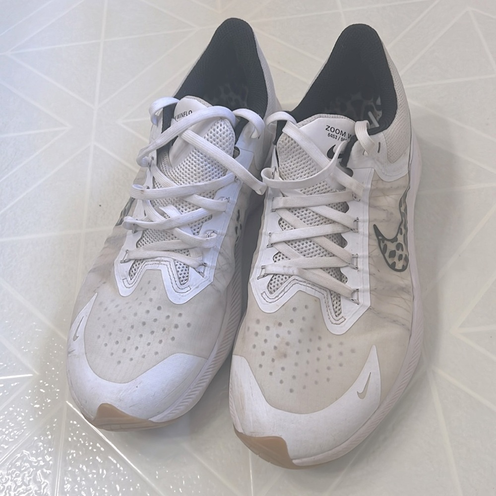 Nike Air Zoom Winflo 8 Premium White Leopard Print Women's Running Shoes